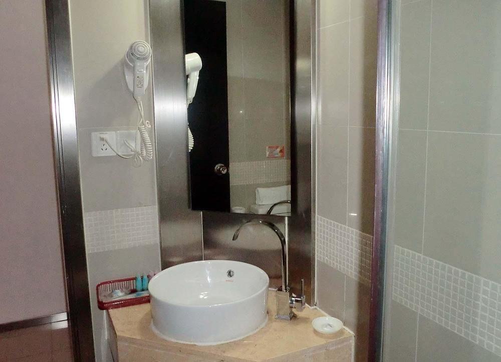 Motel 168 Shanghai Changping Road Branch Exteriör bild