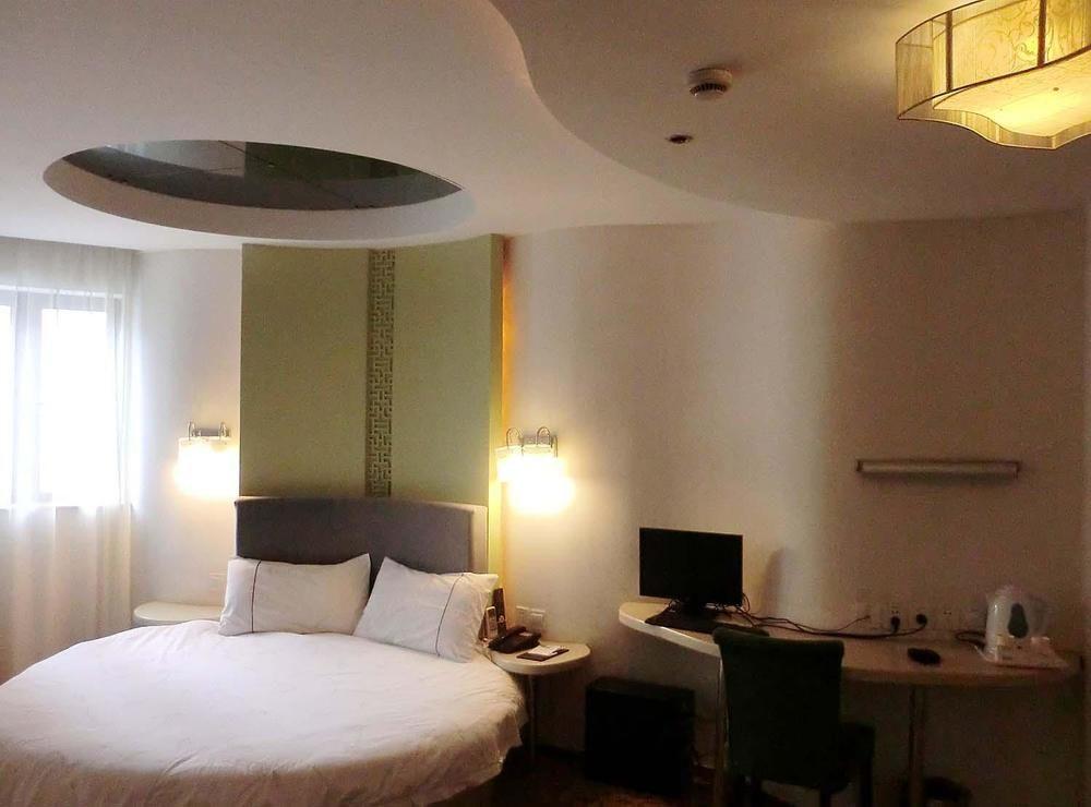 Motel 168 Shanghai Changping Road Branch Exteriör bild