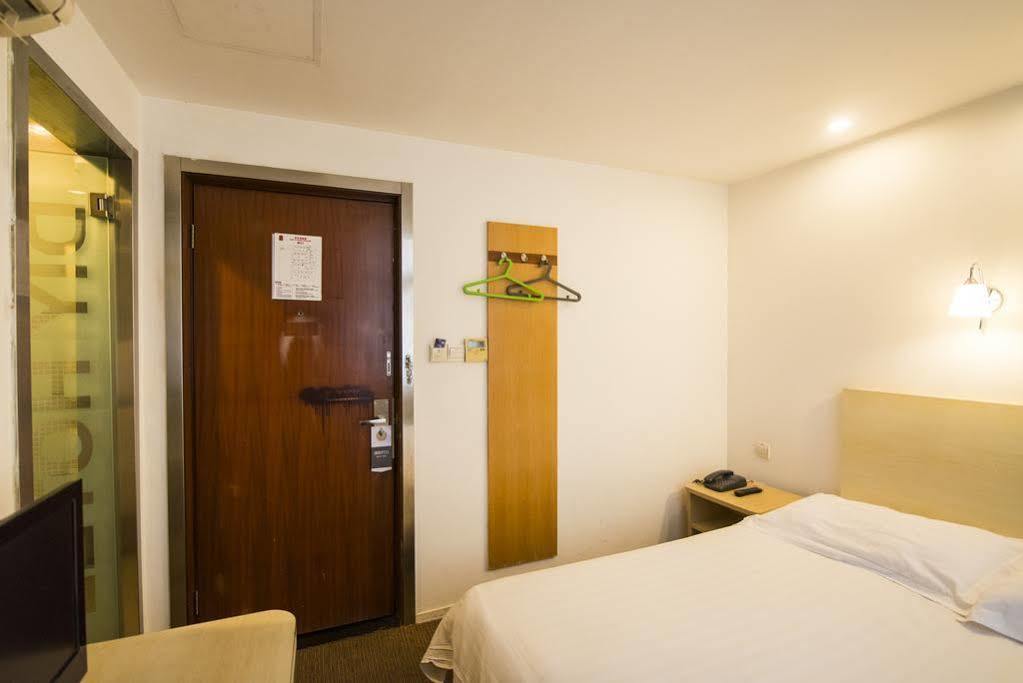 Motel 168 Shanghai Changping Road Branch Exteriör bild